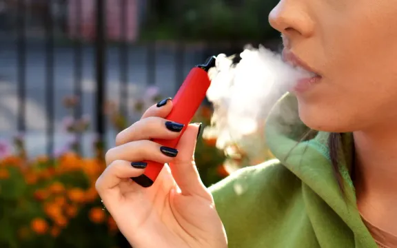Nhiều quốc gia siết chặt quy định về thuốc lá